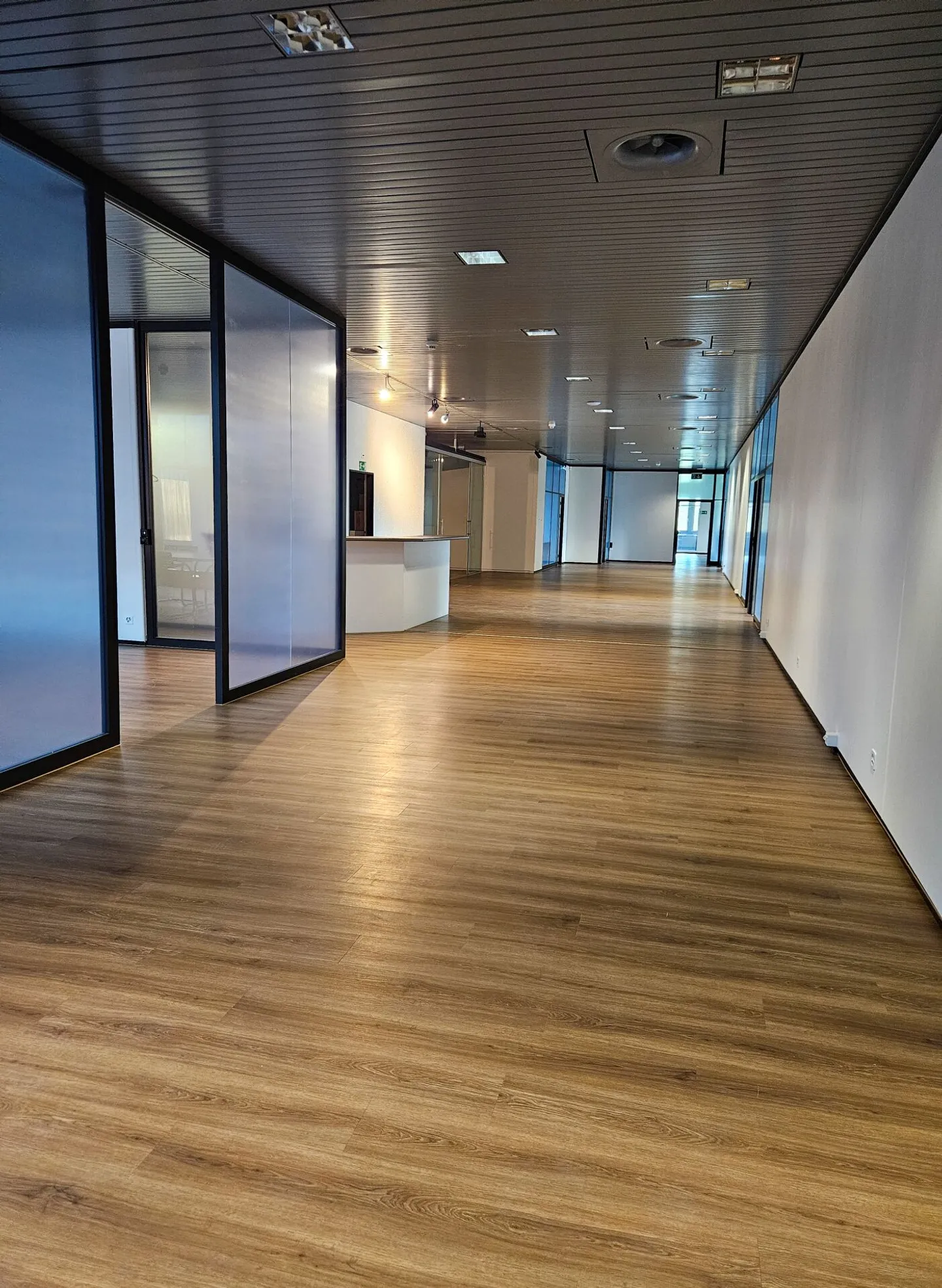Ufficio open space di 912 m2 a Lucerna - Foto 8 di 11