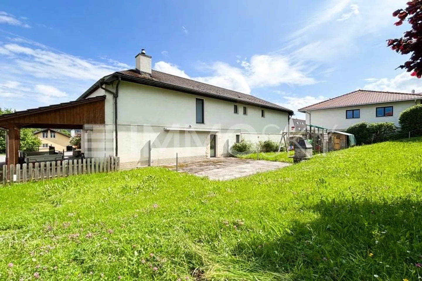 Family home with 6.5 rooms and garden - Photo 2 of 5