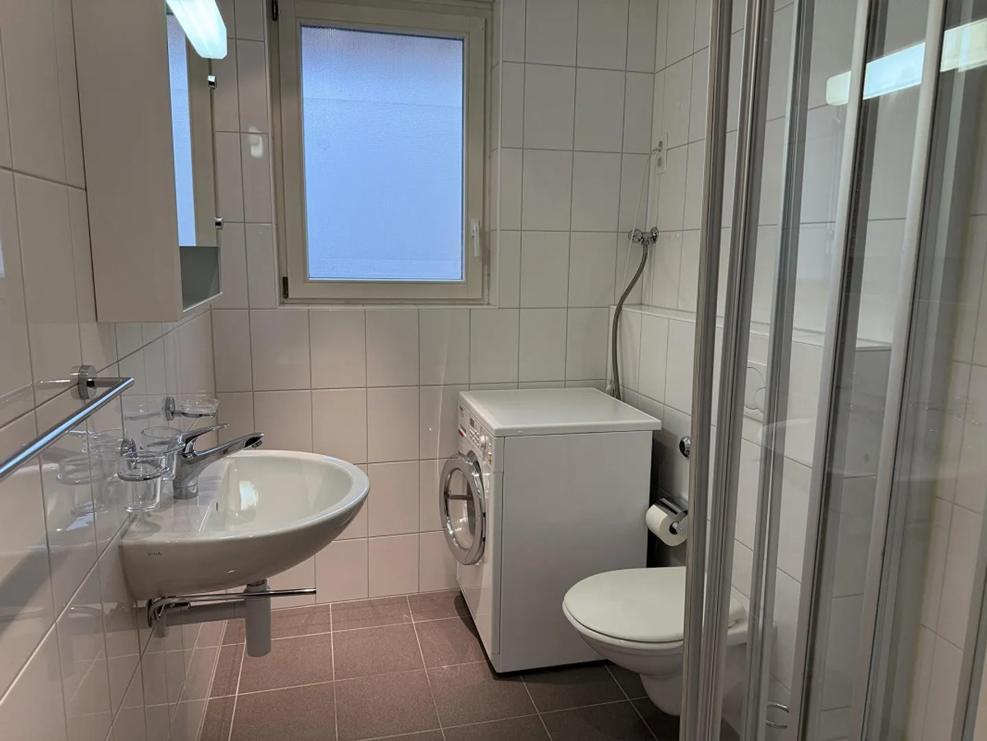 Close to the city and central - Photo 7 of 7