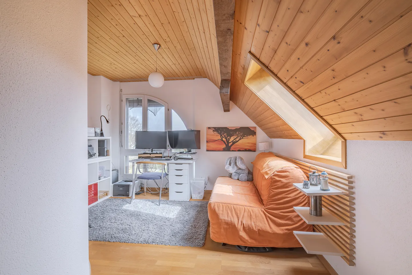 Charming Attic Maisonette Apartment - Laupen - Photo 9 of 10