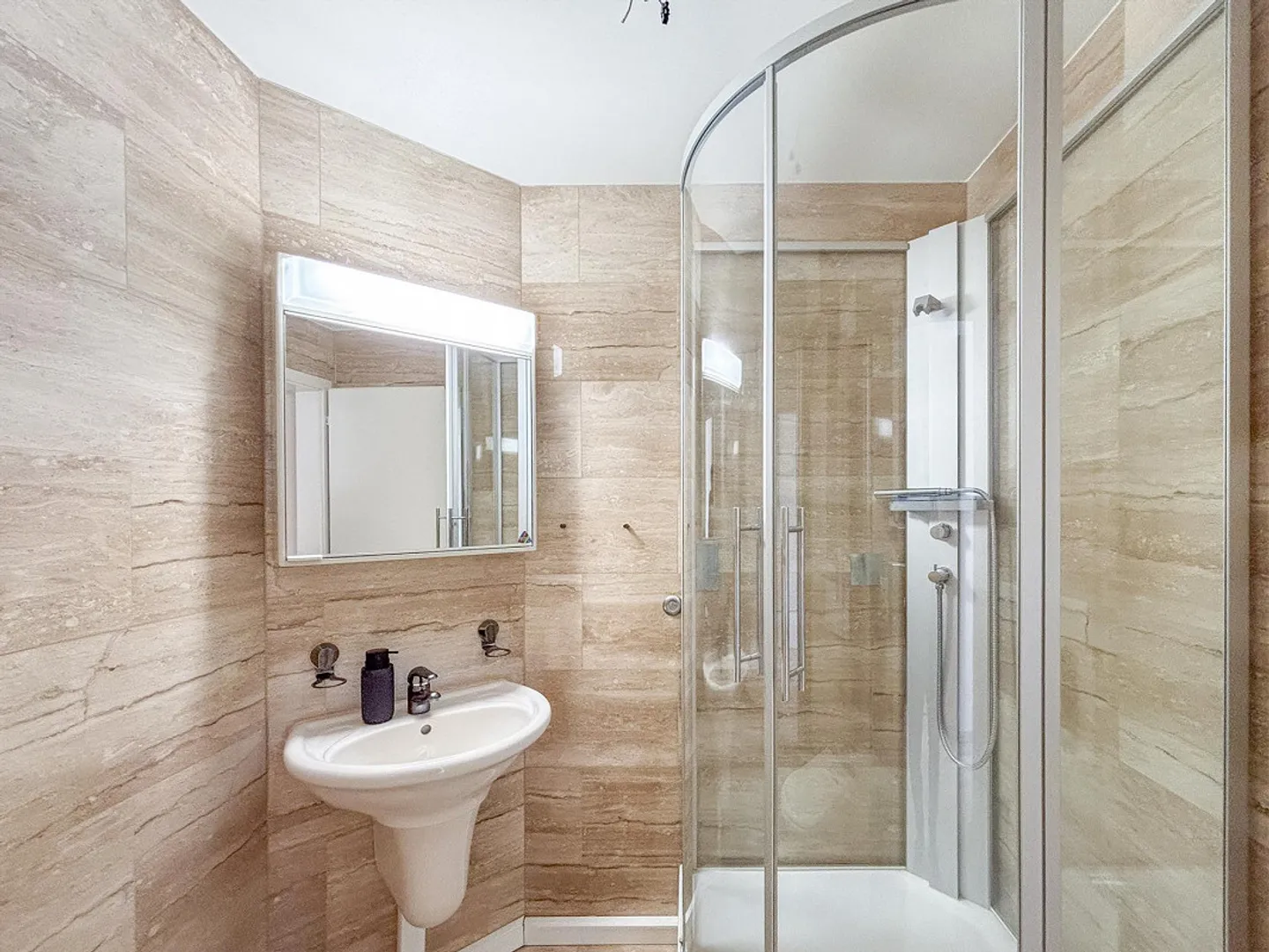 Zuhause, wo Basel den Horizont berührt - Foto 11 von 13