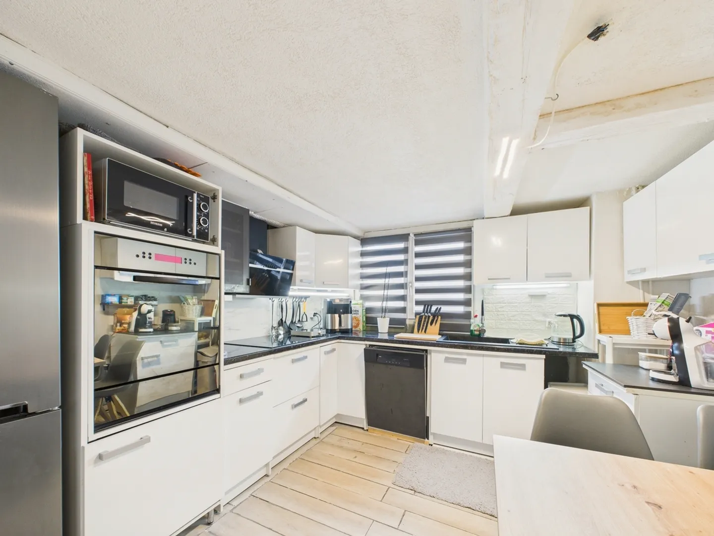 Charmante maison de ville de 5,5 pièces avec beaucoup d'espace pour la famille - Photo 4 sur 12