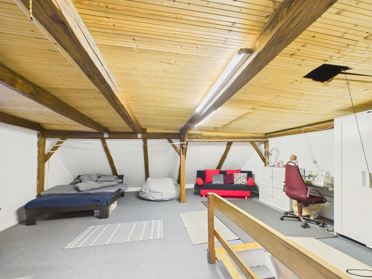 Charmante maison de ville de 5,5 pièces avec beaucoup d'espace pour la famille - Photo 9 sur 12