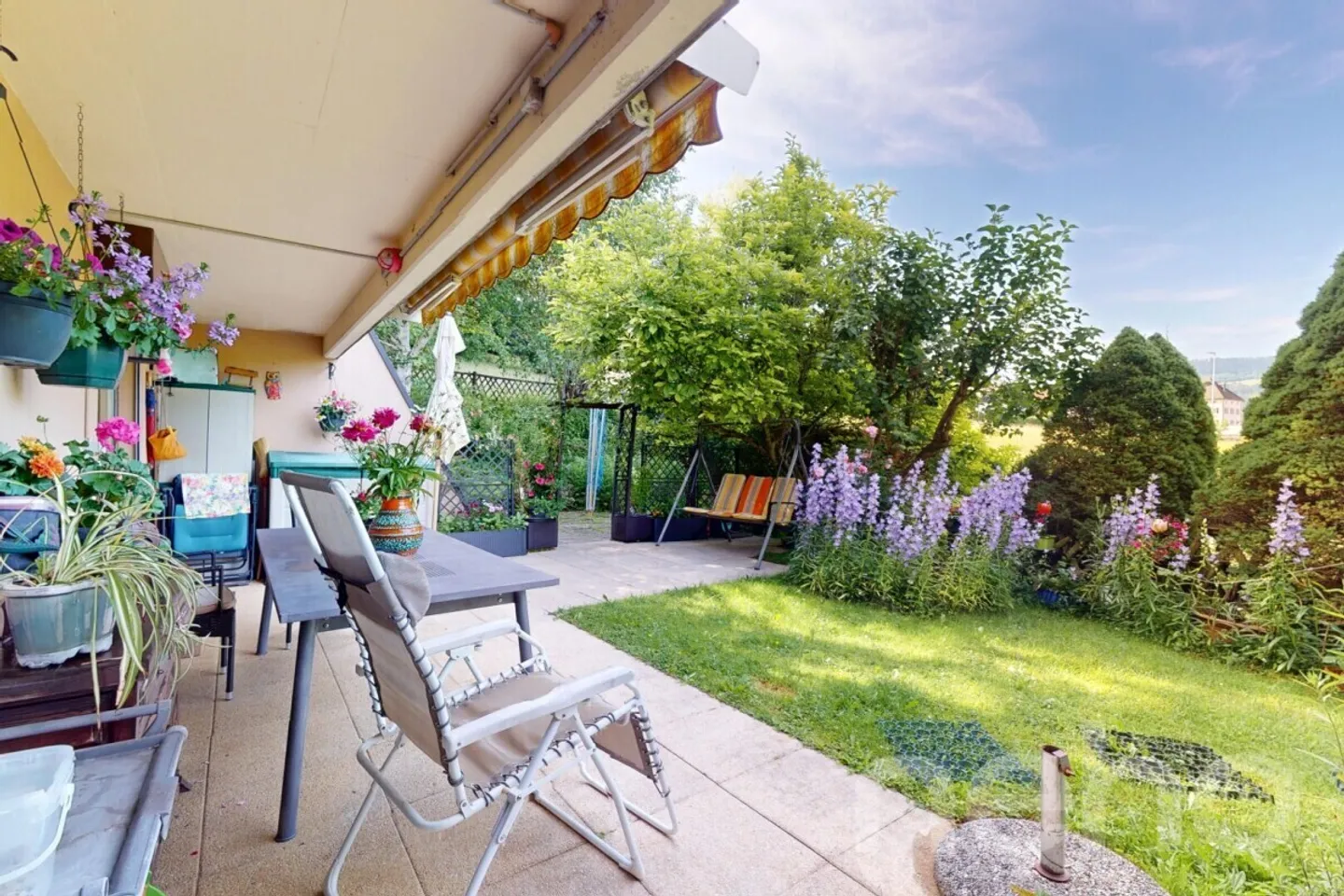 4,5-Zimmer-Wohnung mit Garten, Bergblick und Garage - Foto 7 von 12