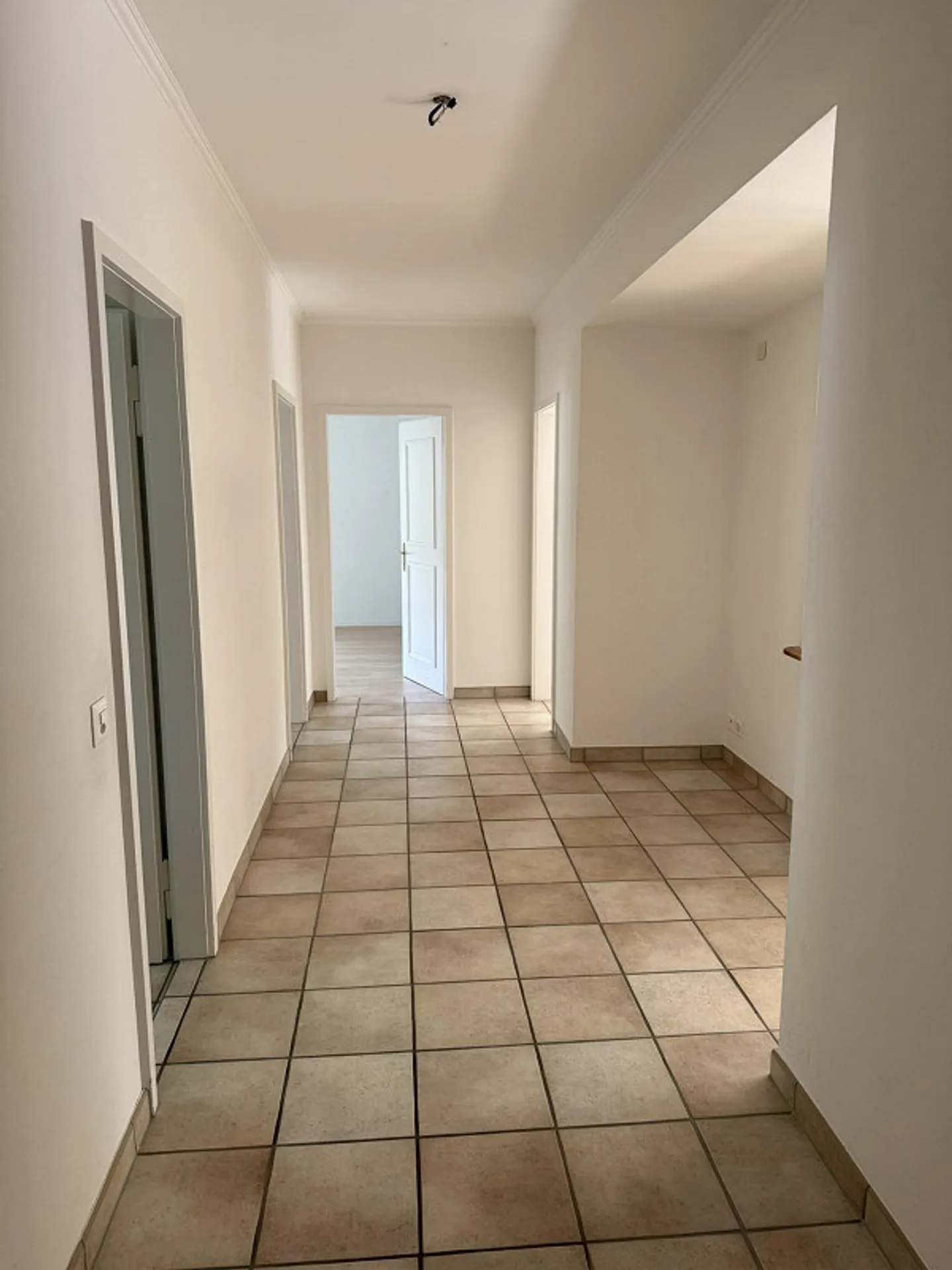 Beautiful 3.5-room apartment (90m2) with balcony in Elfenau - Photo 3 of 19