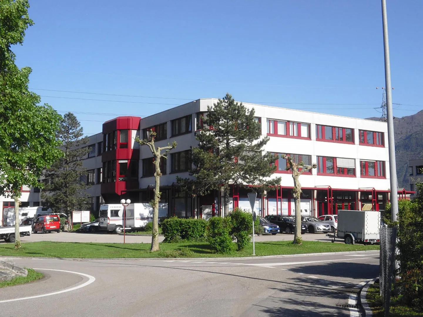 Luserte B, Quartino - Eccellente Posizione Commerciale - Foto 1 di 2