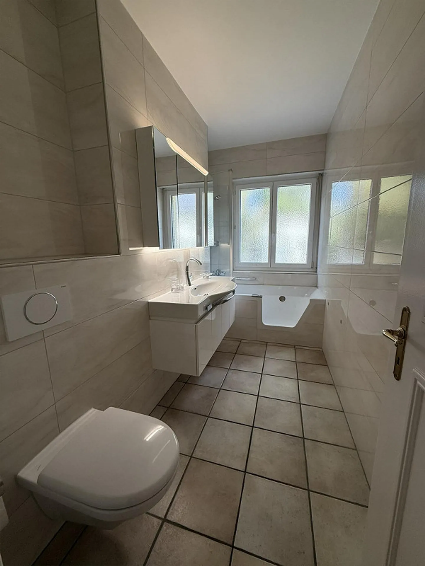 Beautiful 3.5-room apartment (90m2) with balcony in Elfenau - Photo 6 of 19