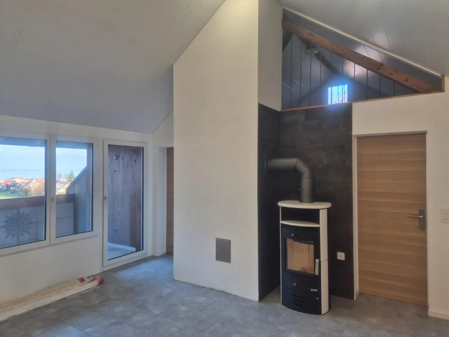 3.5 Room Attic Apartment - Photo 1 of 5