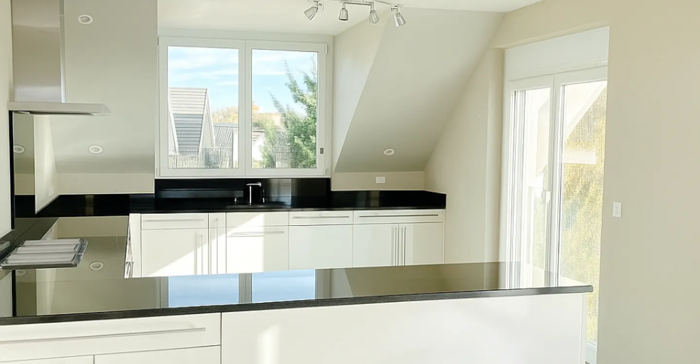 Superb high-end duplex in the attic - Minergie building - Photo 4 of 10