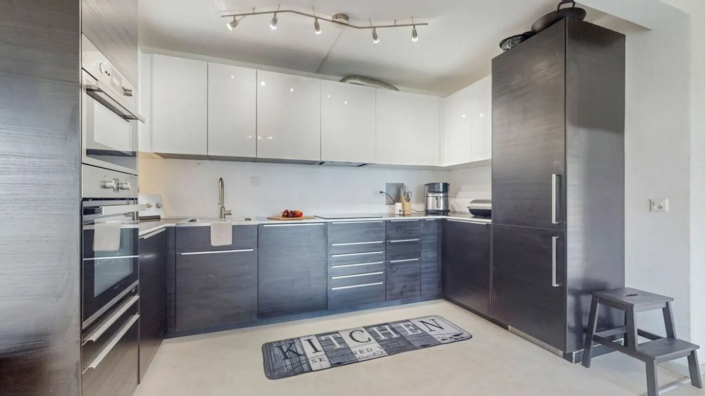 «AFFASCINANTE VILLA UNIFAMILIARE CON APPARTAMENTO E 541 m² DI SUPERFICIE UTILE TOTALE» - Foto 6 di 7