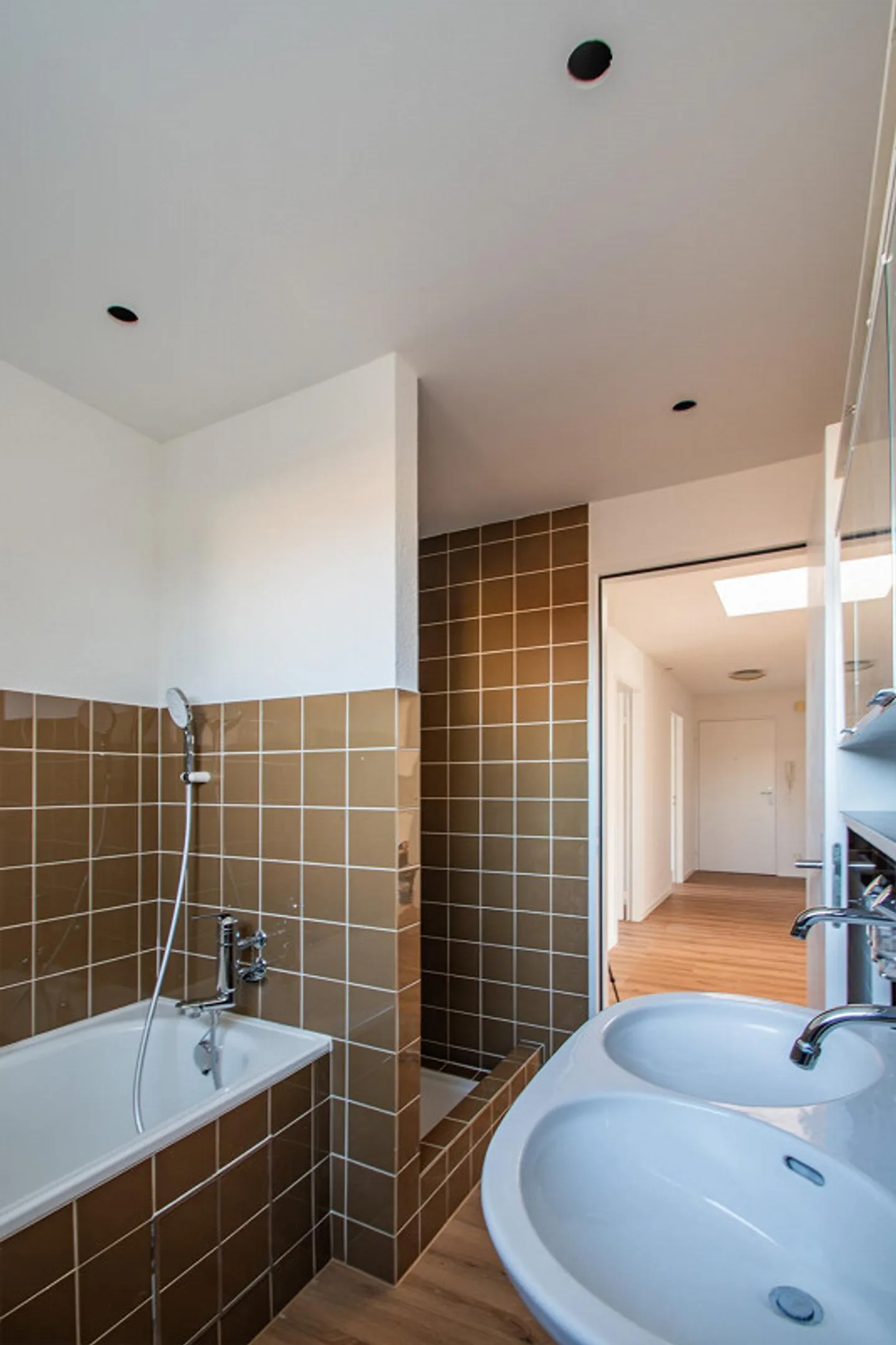 4 1/2 Room Apartment 1st Floor - Photo 5 of 12