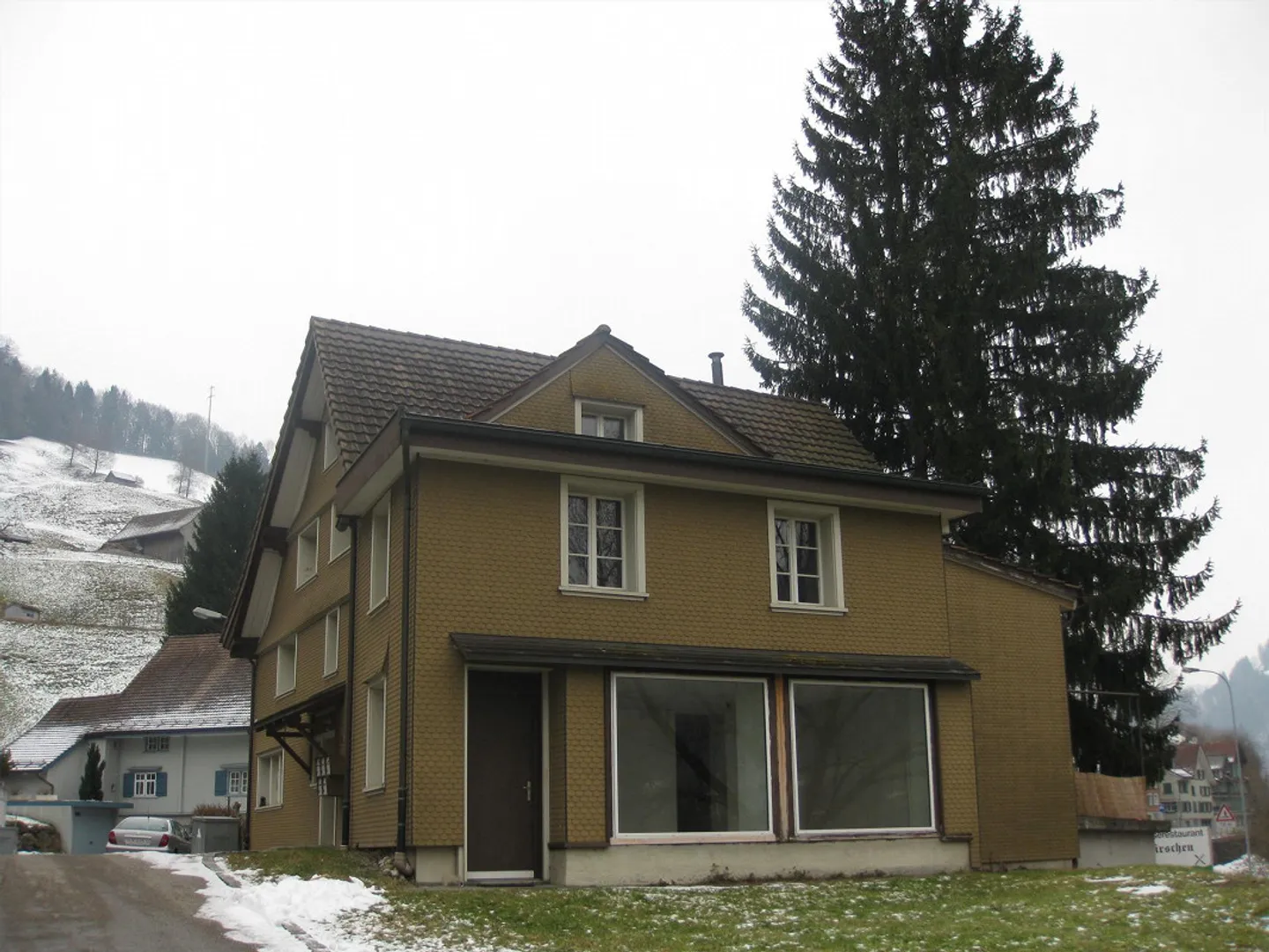 2 1/2-room apartment - Photo 2 of 9