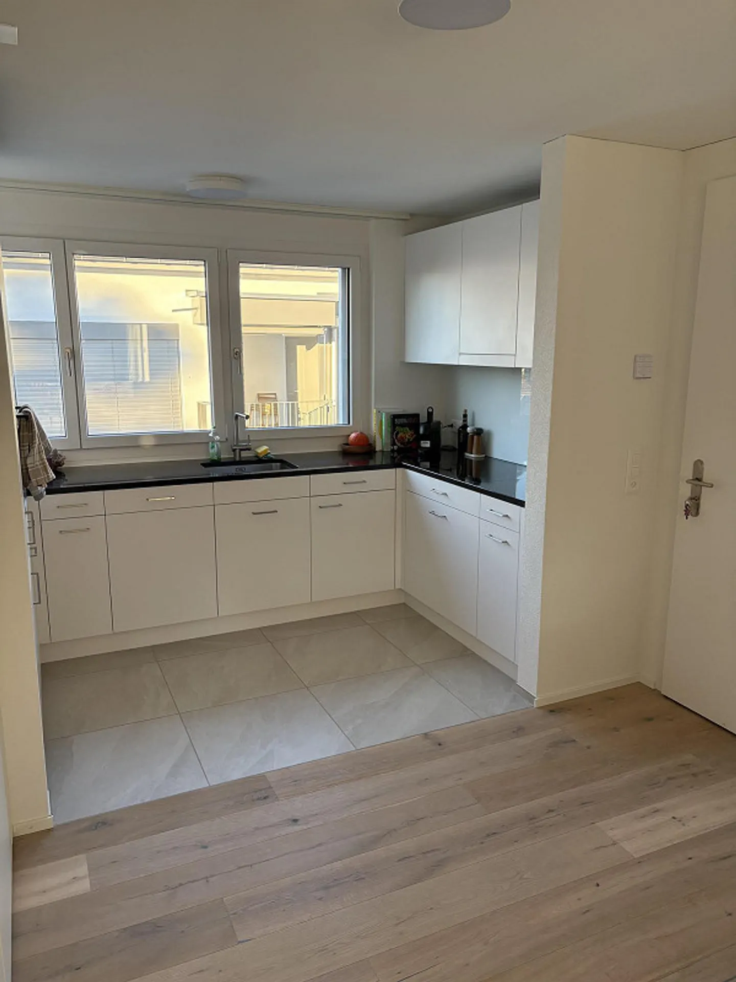 Modernes möbliertes Apartment in Zürich - Foto 7 von 9