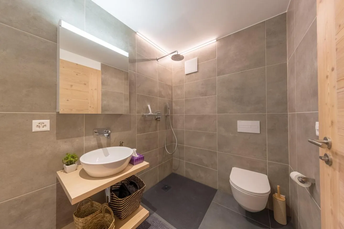 Appartements neufs avec choix des finitions dans complexe Dixence Resort - Photo 7 sur 9
