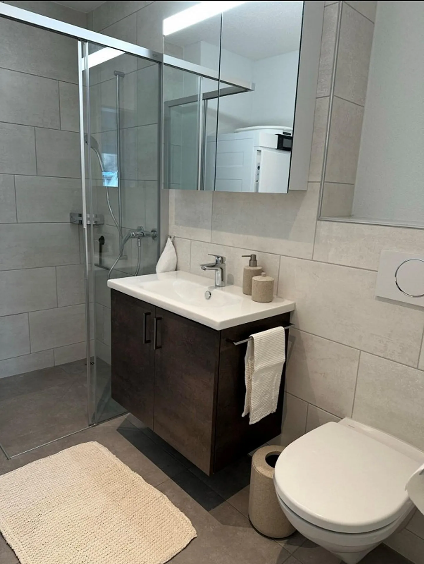 Modernste Wohnung an ruhiger Lage - Foto 2 von 4