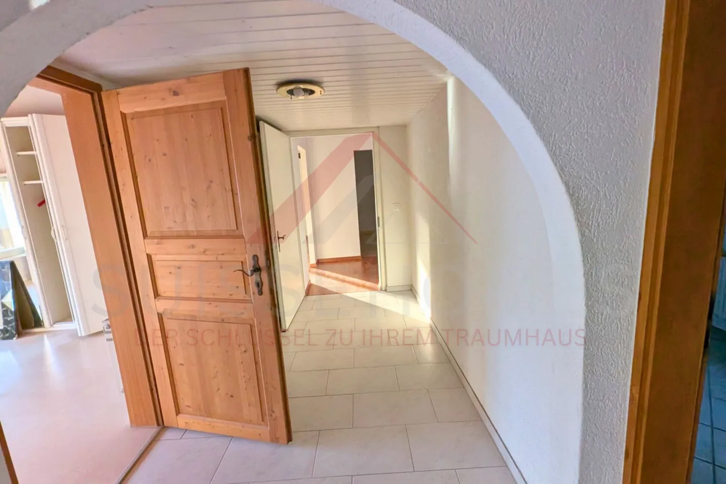 Zentral gelegenes Mehrfamilienhaus in Grossdietwil mit attraktivem Entwicklungspotenzial - Foto 4 von 8