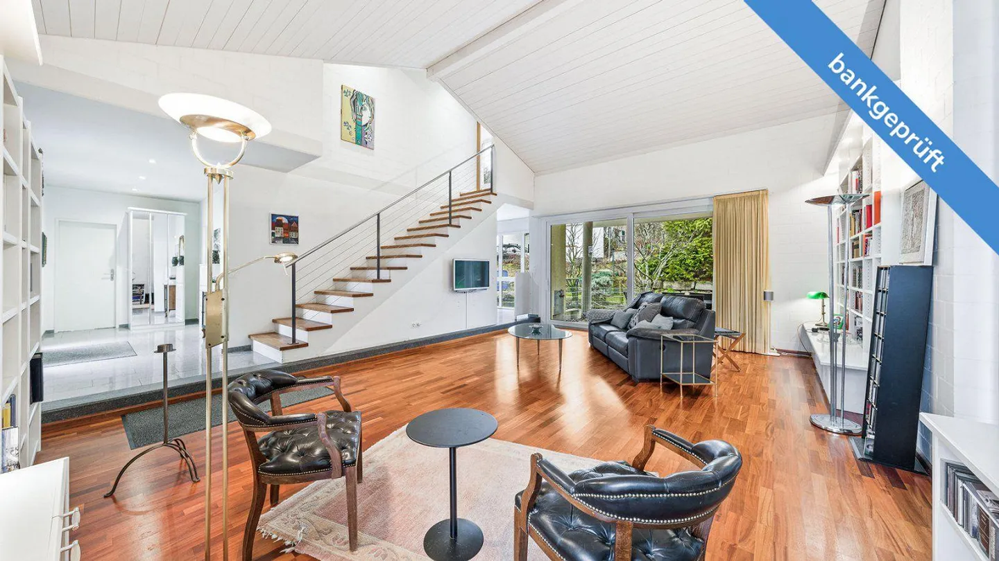 AgentSelly - Bright Single-Family House in a Quiet Neighborhood - Photo 1 of 13