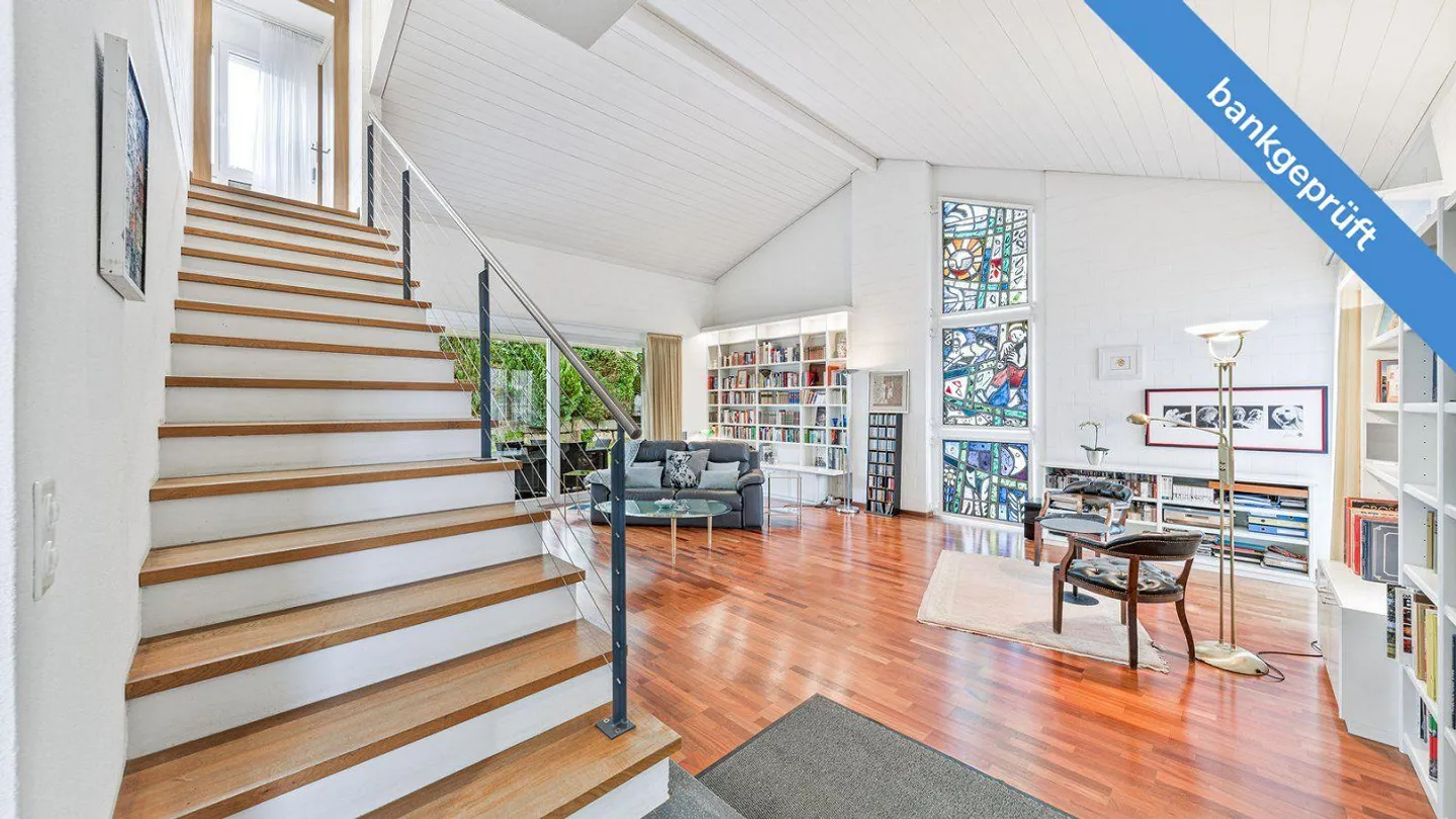 AgentSelly - Bright Single-Family House in a Quiet Neighborhood - Photo 2 of 13