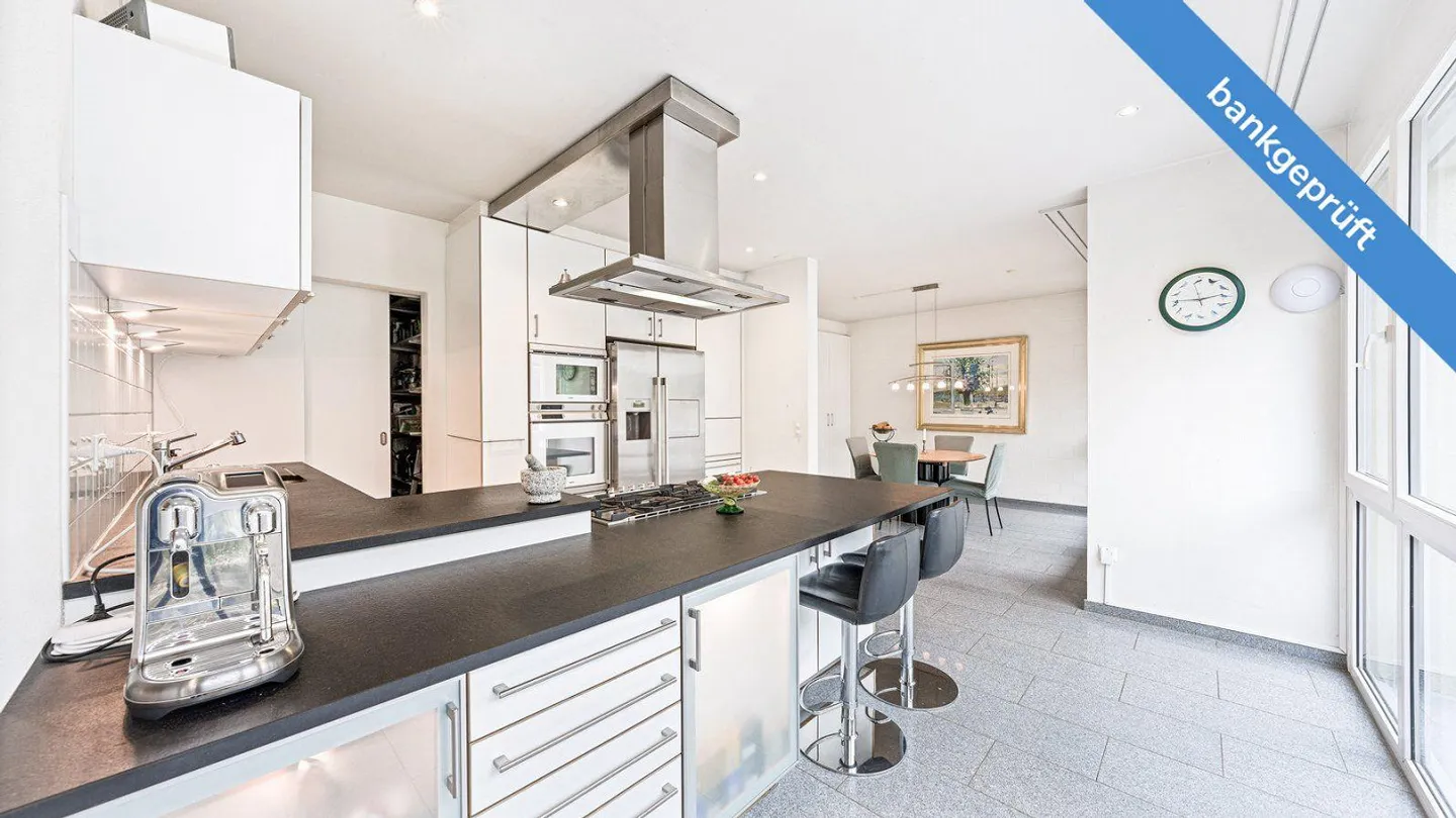 AgentSelly - Bright Single-Family House in a Quiet Neighborhood - Photo 3 of 13