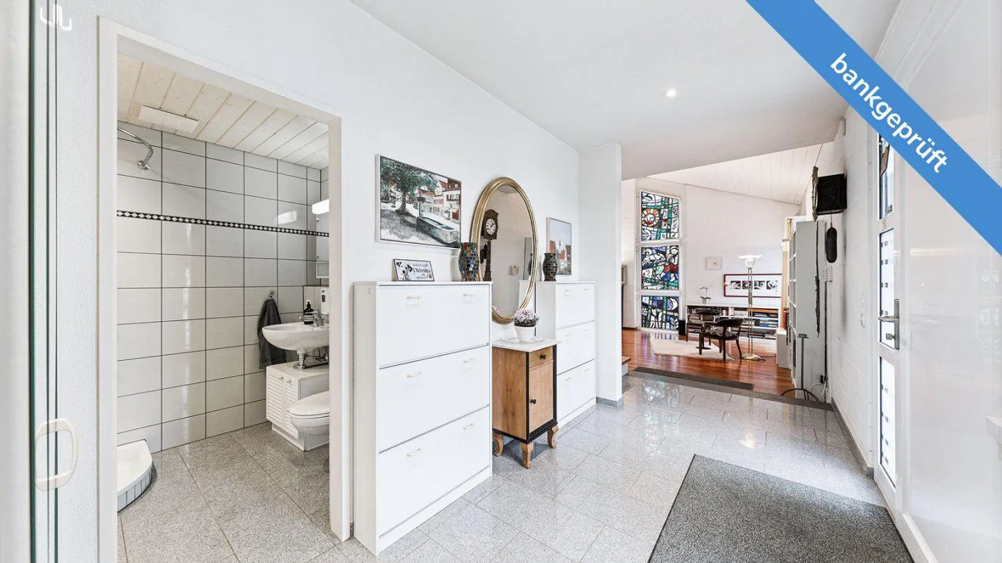 AgentSelly - Bright Single-Family House in a Quiet Neighborhood - Photo 7 of 13