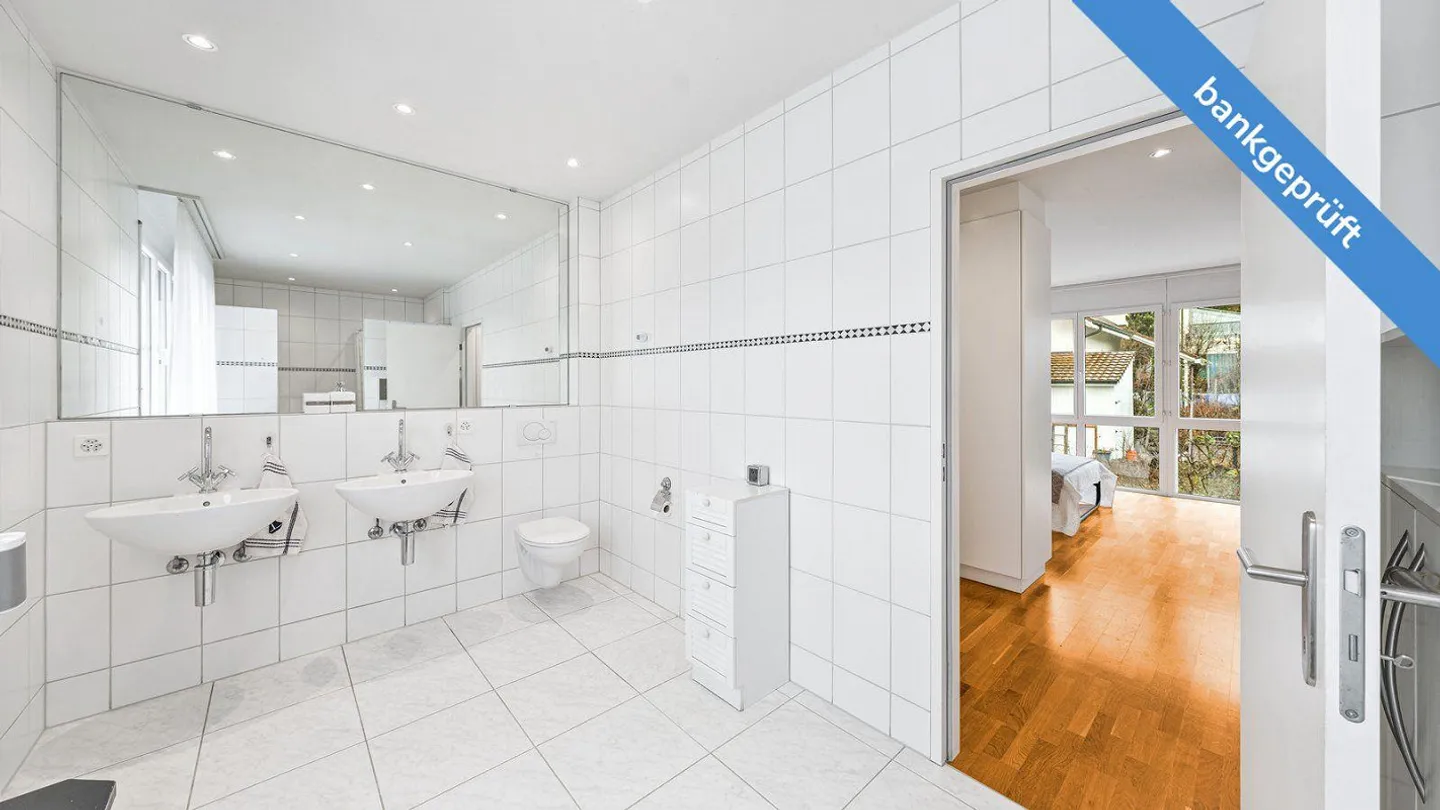 AgentSelly - Bright Single-Family House in a Quiet Neighborhood - Photo 8 of 13