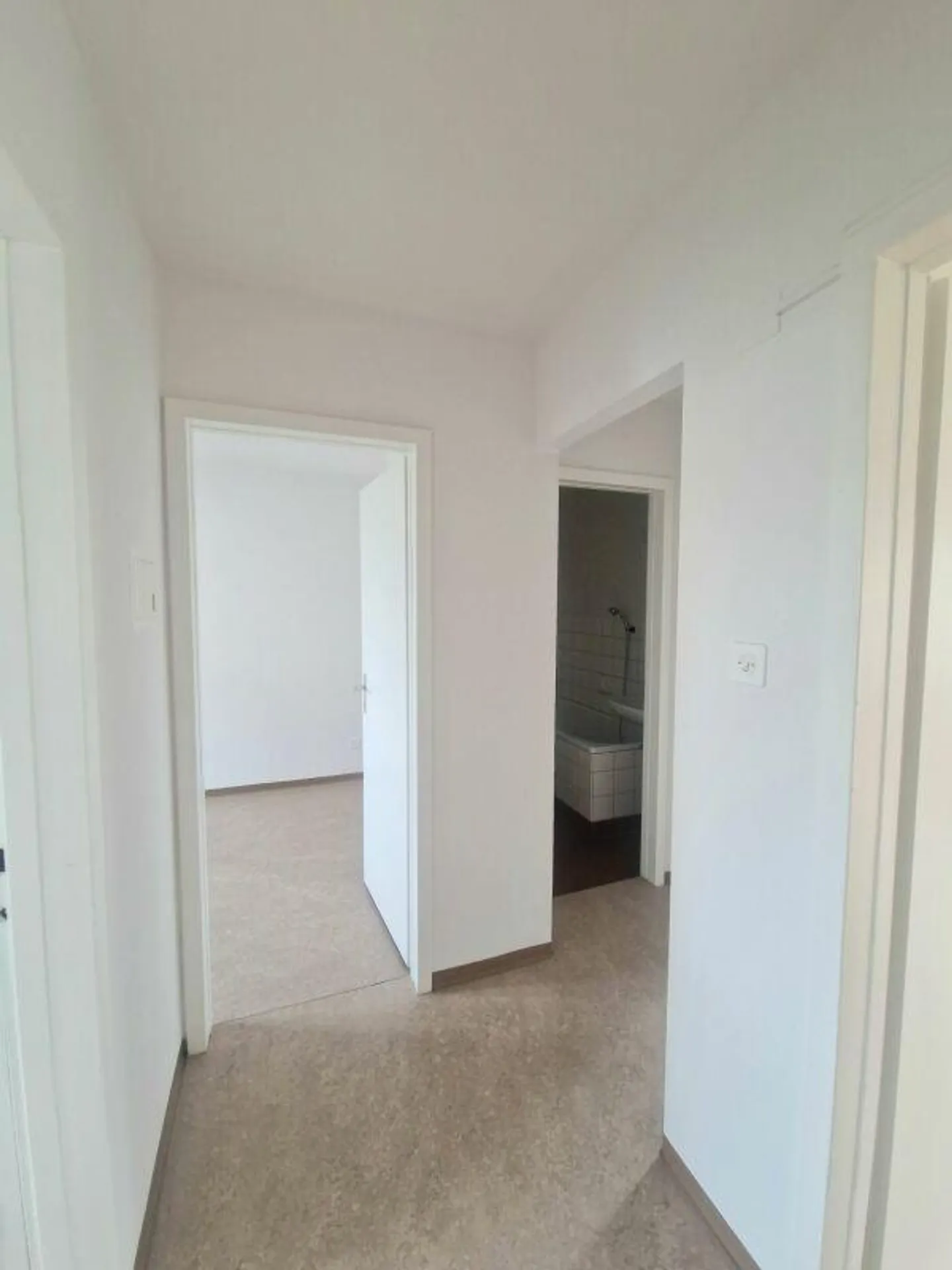 Charming Apartment in St. Gallen - Photo 3 of 8