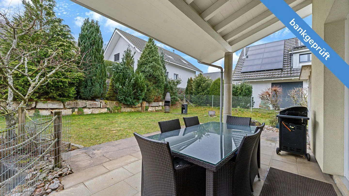 AgentSelly - Bright Single-Family House in a Quiet Neighborhood - Photo 11 of 13