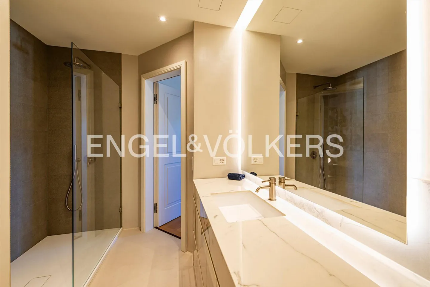 Un véritable bijou au cœur de Lugano - Photo 12 sur 13