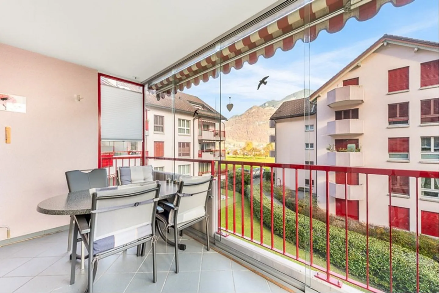 Beautiful 4½-room apartment with two balconies - Photo 11 of 13