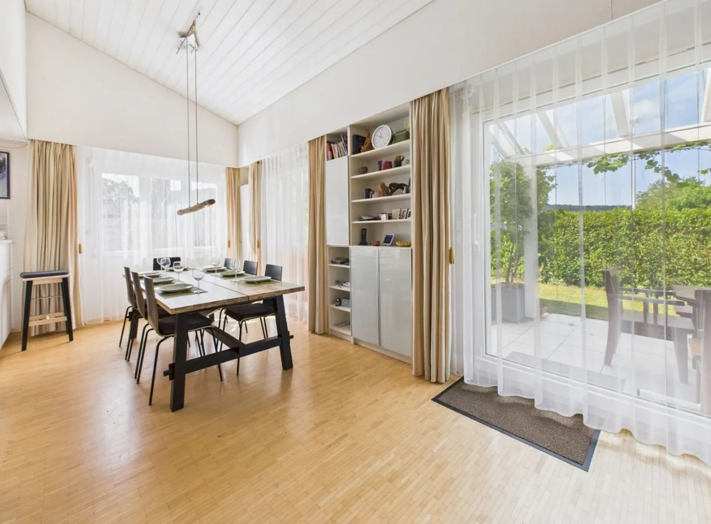 SMART HOME 5.5-7.5-DEFH CON IMPIANTO FOTOVOLTAICO, CLIMATIZZATORE, 4 STAZIONI DI RICARICA PER AUTO ELETTRICHE E TECNOLOGIA MODERNA - Foto 9 di 25