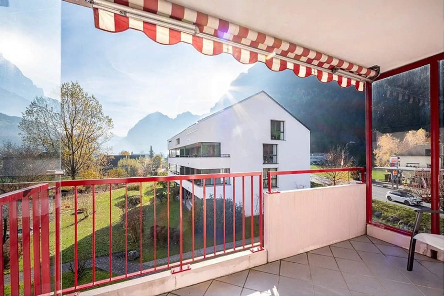Beautiful 4½-room apartment with two balconies - Photo 12 of 13