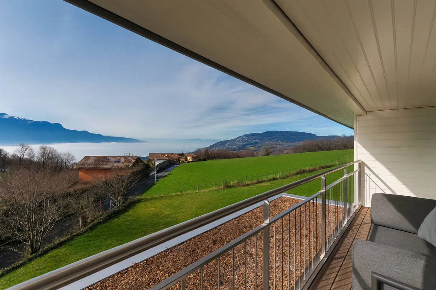Beautiful individual property with a view of the lake and the mountains - Photo 8 of 12