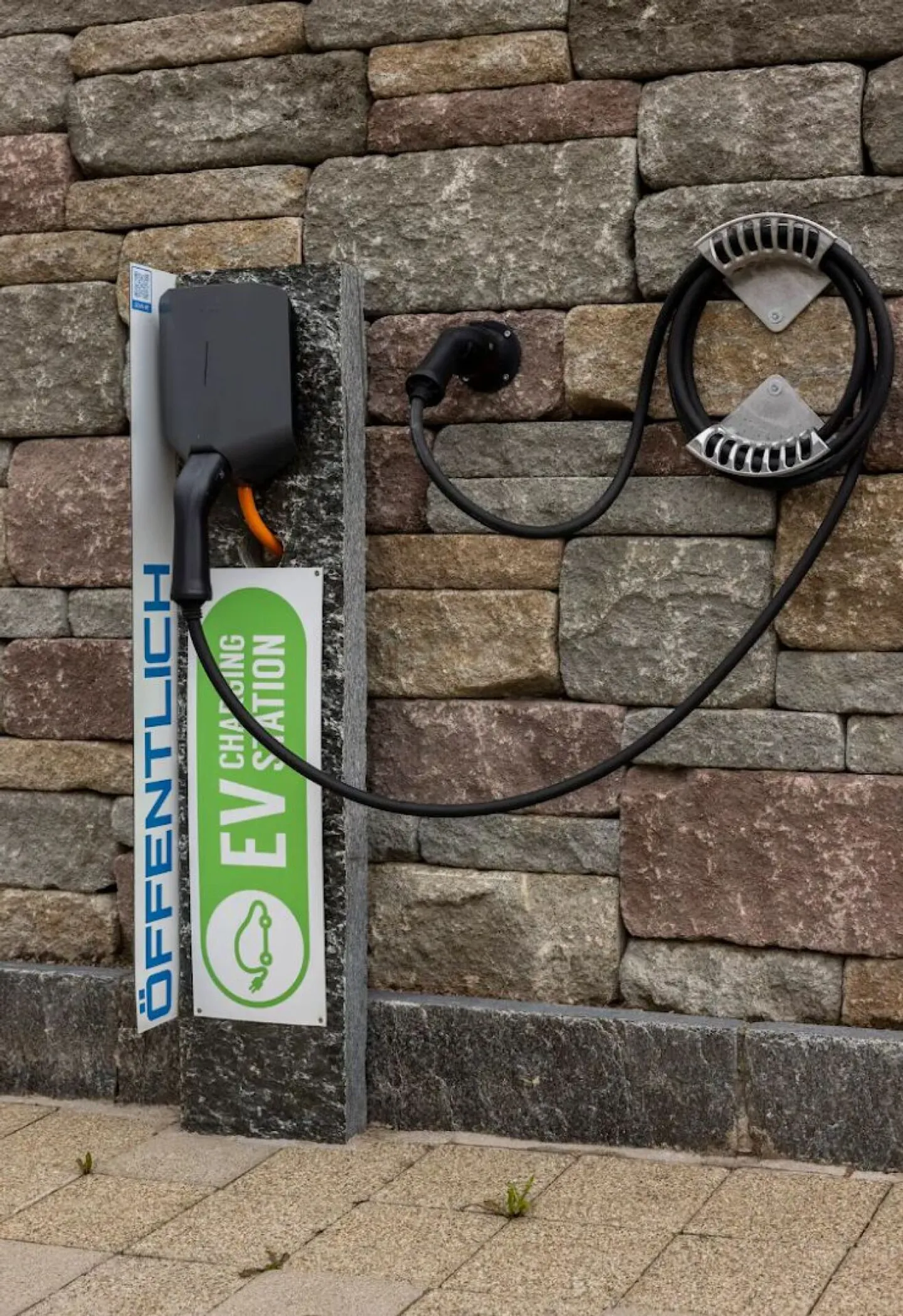 SMART HOME 5.5-7.5-DEFH CON IMPIANTO FOTOVOLTAICO, CLIMATIZZATORE, 4 STAZIONI DI RICARICA PER AUTO ELETTRICHE E TECNOLOGIA MODERNA - Foto 20 di 25