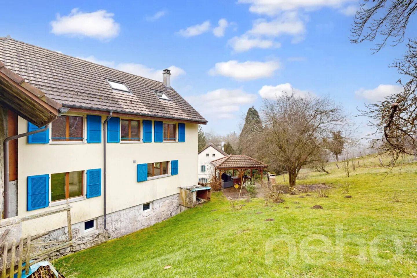 Magnificent individual villa with low charges and idyllic setting - Photo 12 of 12