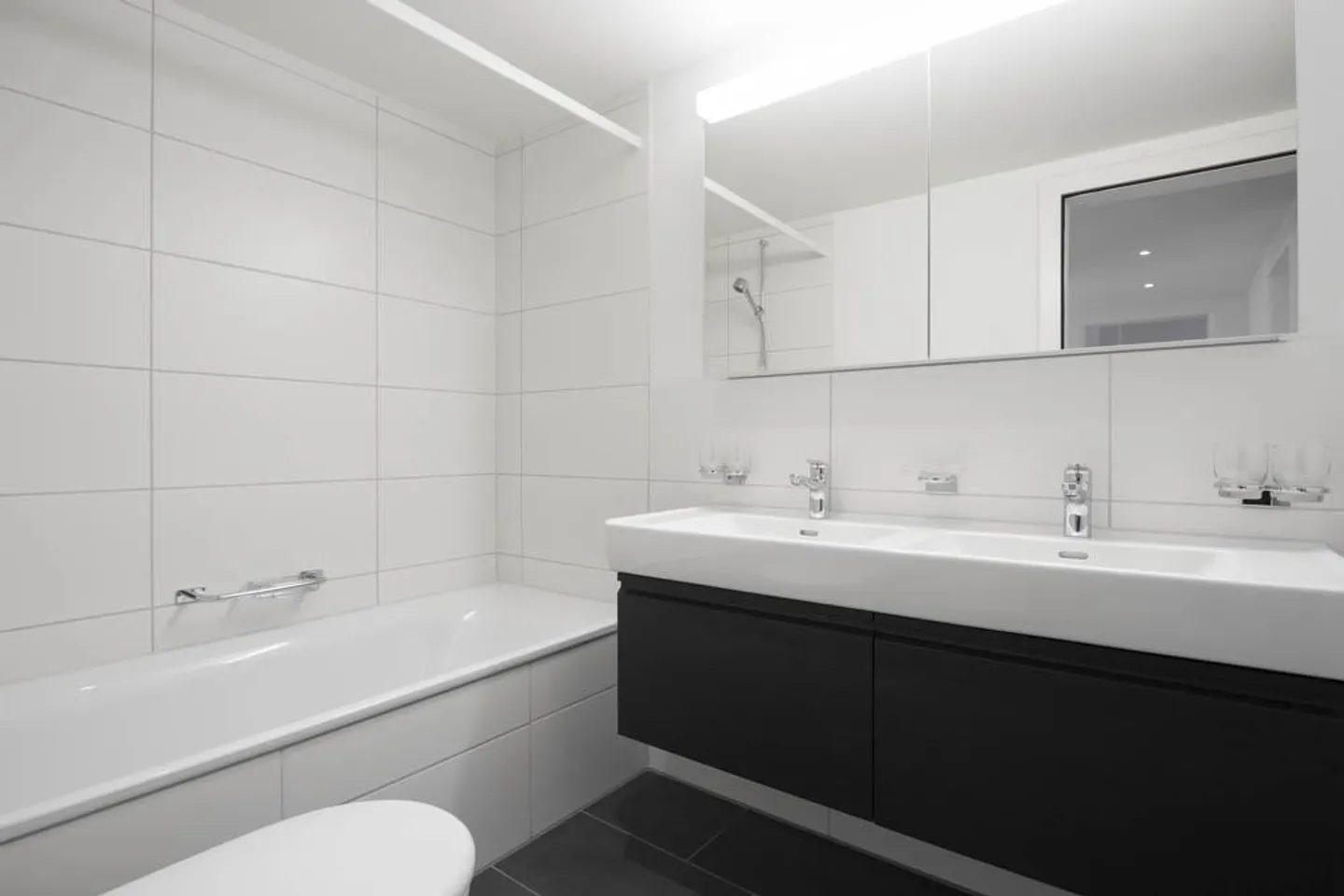 Appartement moderne de 4,5 pièces avec grand balcon - Photo 3 sur 11