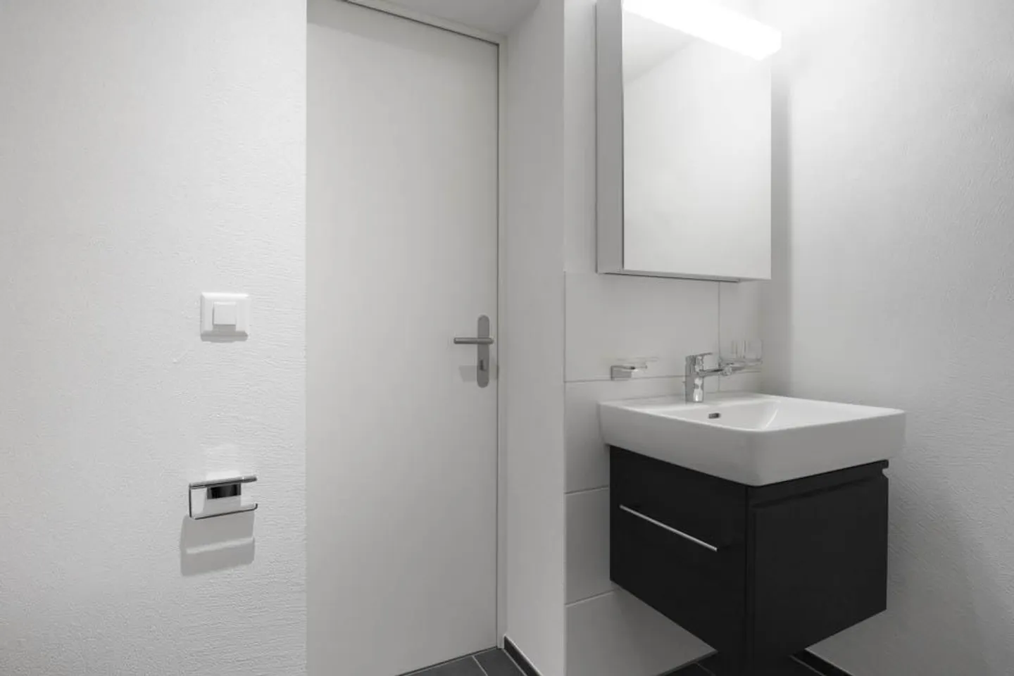 Appartement moderne de 4,5 pièces avec grand balcon - Photo 4 sur 11