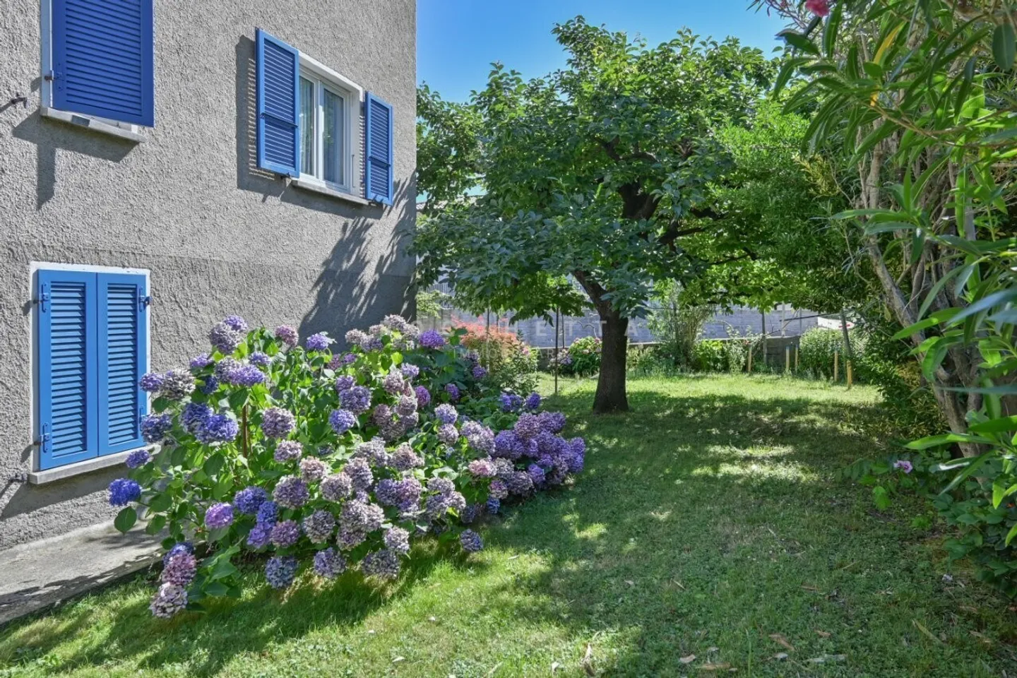 Maison jumelée dans le noyau avec un grand potentiel - Photo 6 sur 12