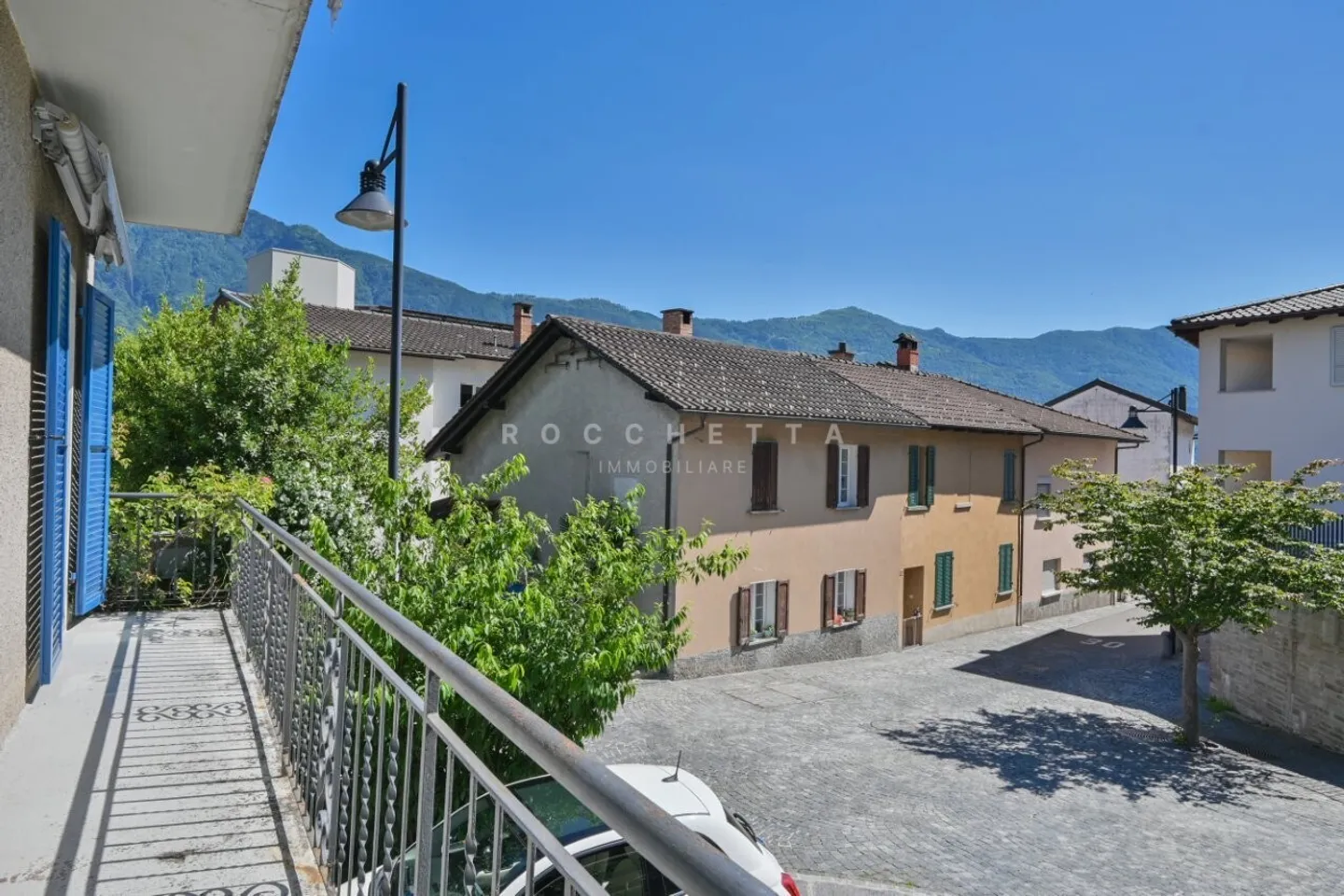 Maison jumelée dans le noyau avec un grand potentiel - Photo 4 sur 12