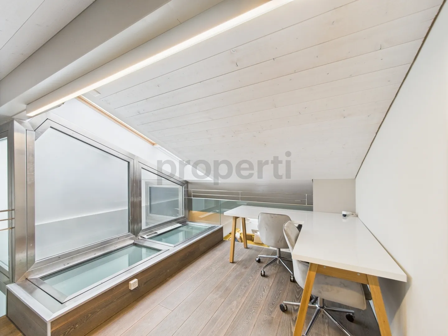 Wunderschöne Dachgeschosswohnung mit 4 Zimmern in Vevey, Kanton Waadt - Foto 9 von 13