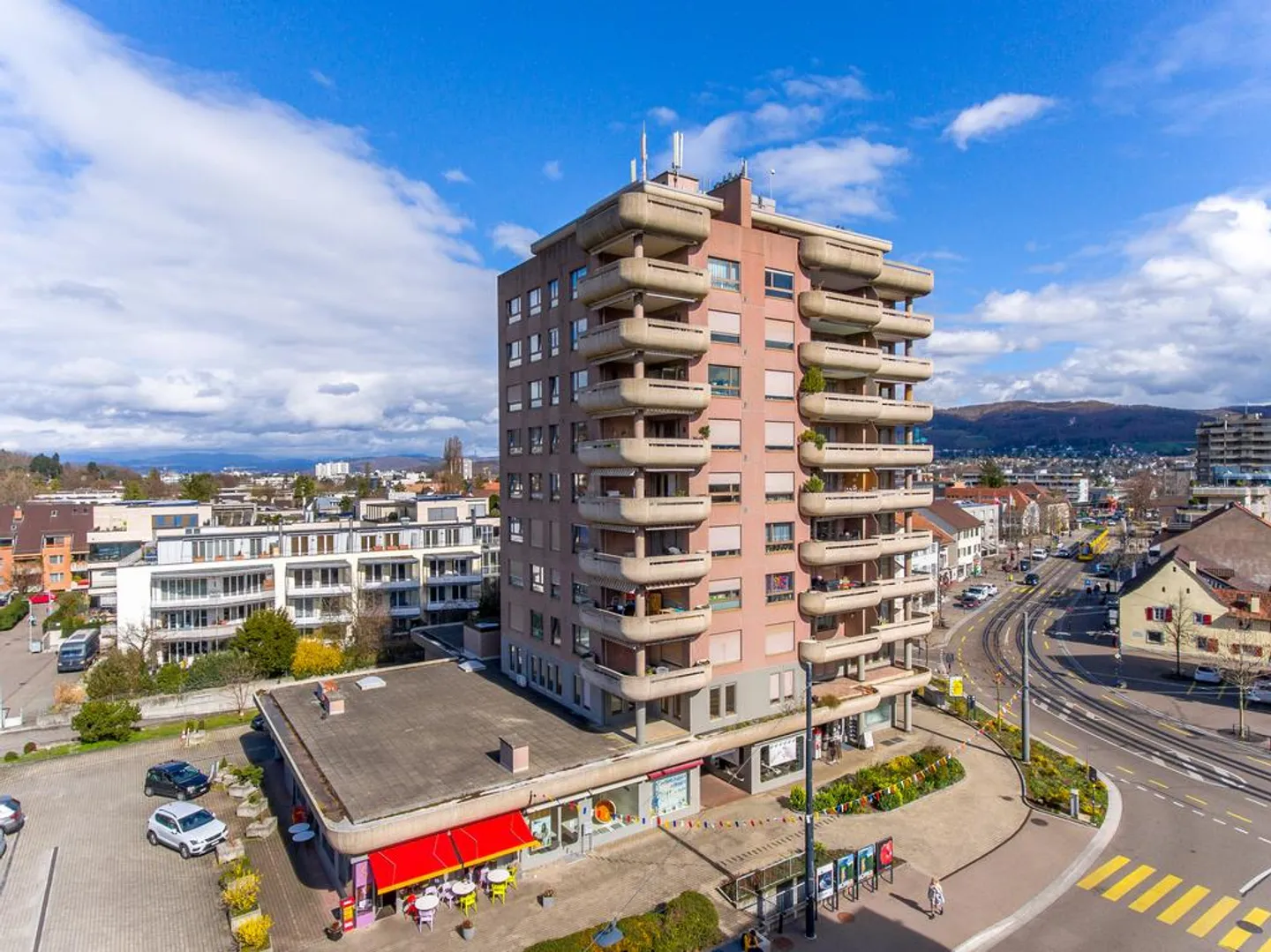 Vivre avec une vue sur le village de Reinach ! - Photo 1 sur 6