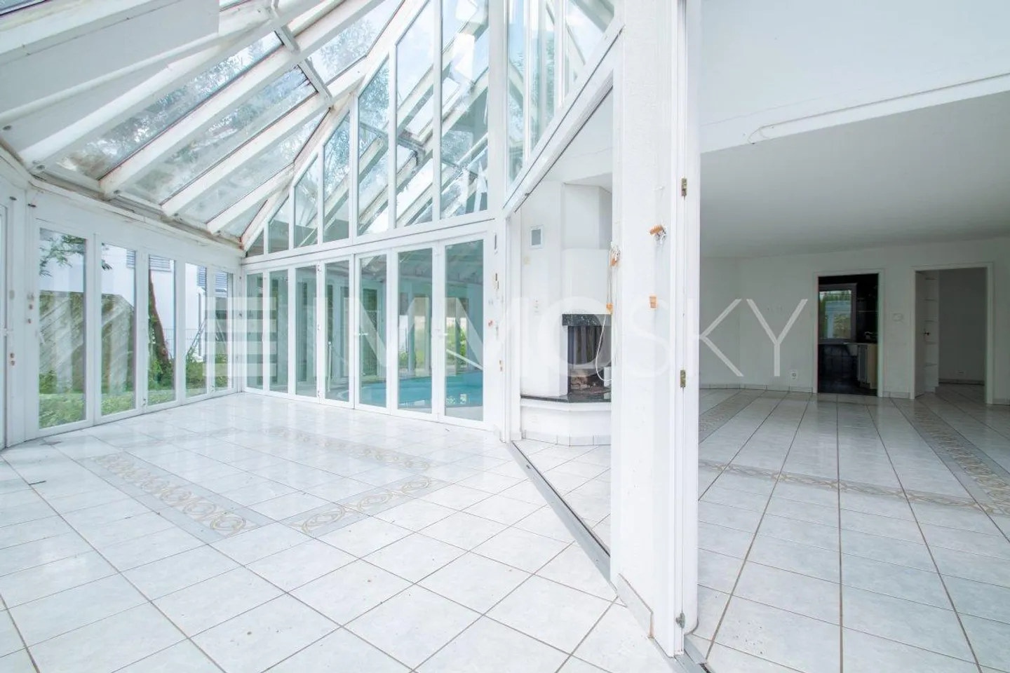 A raw diamond with great potential on the banks of the Old Aare - Photo 3 of 5