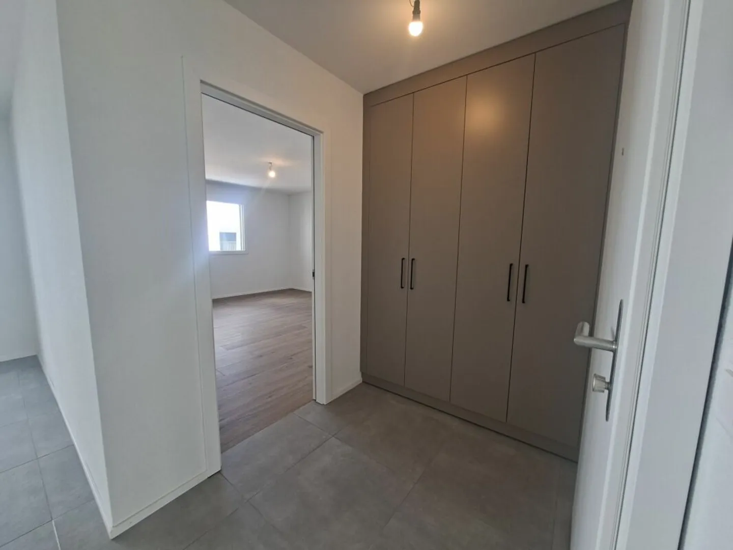 Modern 3.5 Room Apartment - Photo 3 of 12