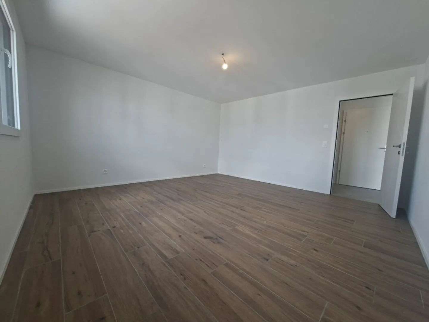 Modern 3.5-Room Apartment - Photo 5 of 11