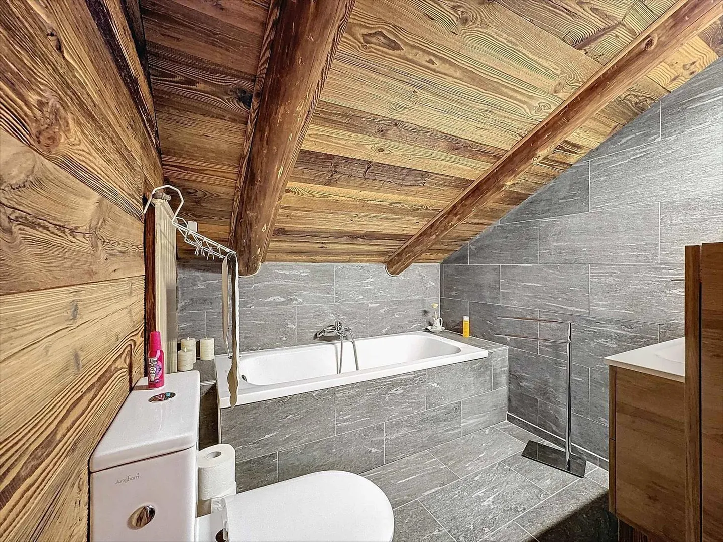 Chalet autentico ristrutturato con 8 camere - Foto 11 di 13