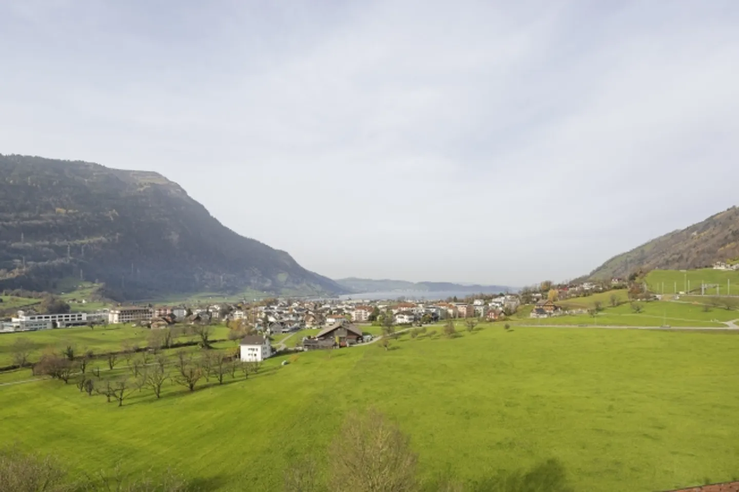 Dream view of lake and mountains in a central and quiet location - Photo 2 of 15
