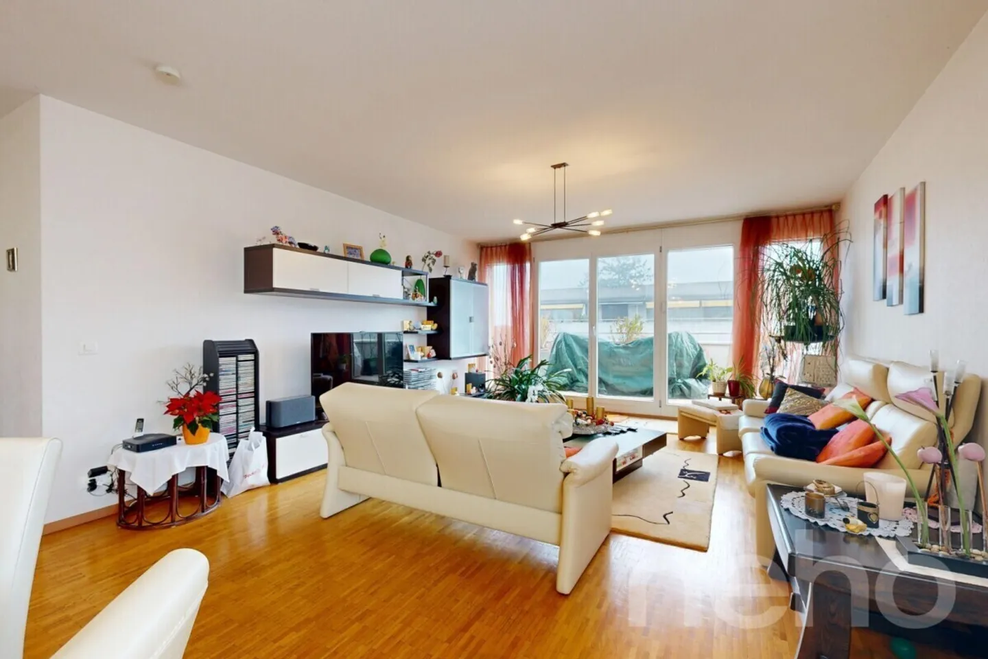 Located in the heart of Châtelaine - Photo 1 of 12