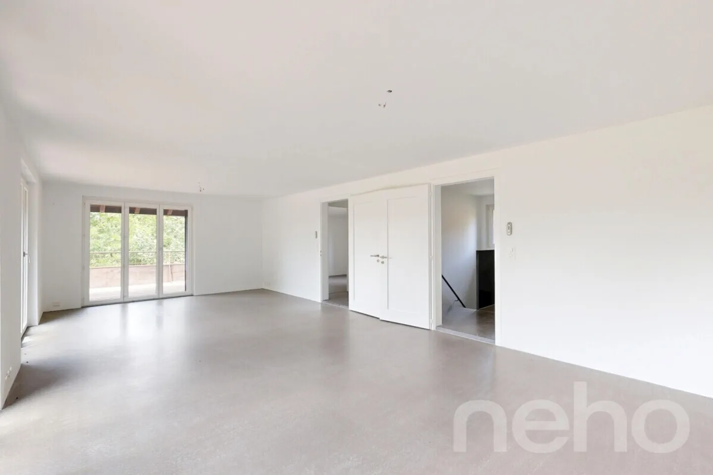 Modernes Einfamilienhaus mit Schwimmteich - Foto 7 von 12