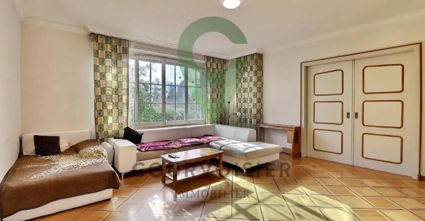 Maison spacieuse à rénover - Photo 3 sur 10