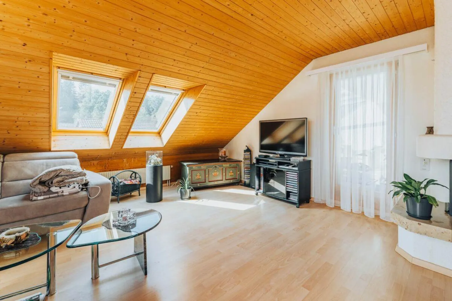 Appartement sous les combles de 4,5 pièces : Vie idyllique sur le Finkenweg - Photo 4 sur 9