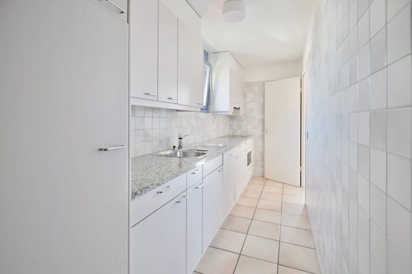 Bel appartement bien entretenu dans un emplacement calme et stratégique - Photo 4 sur 10